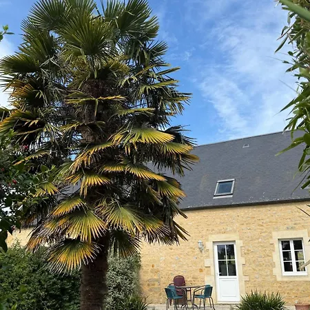 Holiday home Fleur Des Pommiers, Pres Des Plages Du Debarquement
