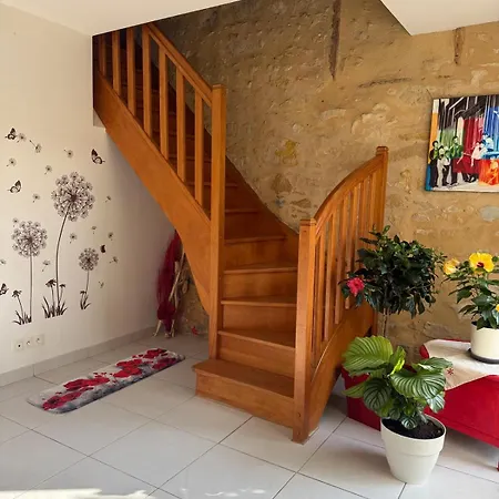 Holiday home Fleur Des Pommiers, Pres Des Plages Du Debarquement Juaye-Mondaye